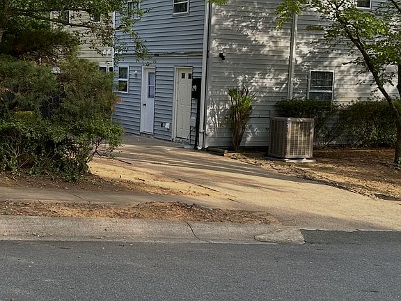 2nd image of 933 Rock Creek Rd