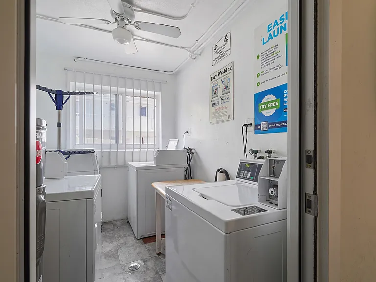 1857 Jefferson St #304 — Photo 5