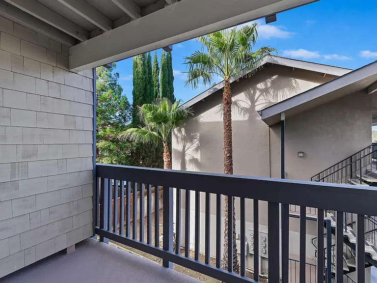 3849 Vineyard Ave #B — Photo 19