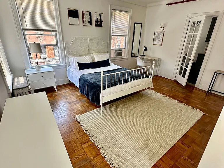 2324 Cambreleng Ave — Photo 9