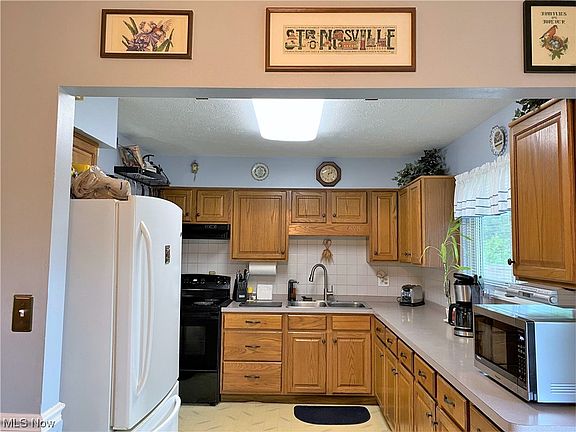 2nd image of 3541 Hunter Dr