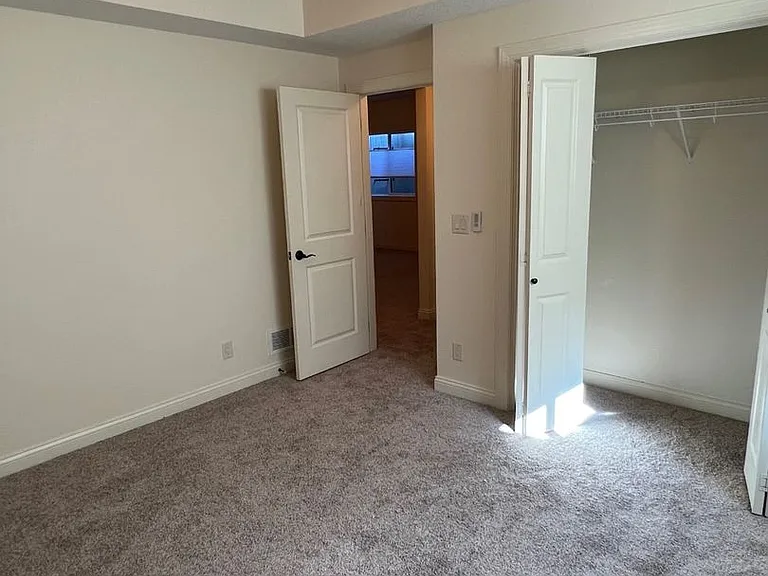 2712-16 London Dr — Photo 19