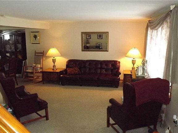 2nd image of 376 Norwood Ave