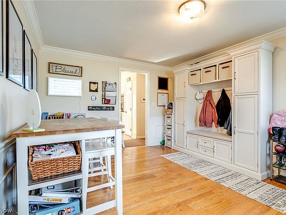 3rd image of 2308 Glenn Echo Dr
