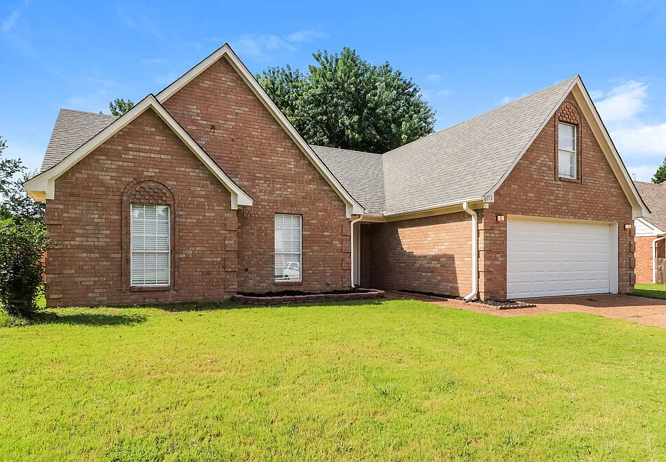 6752 Oakmoor Cir S
