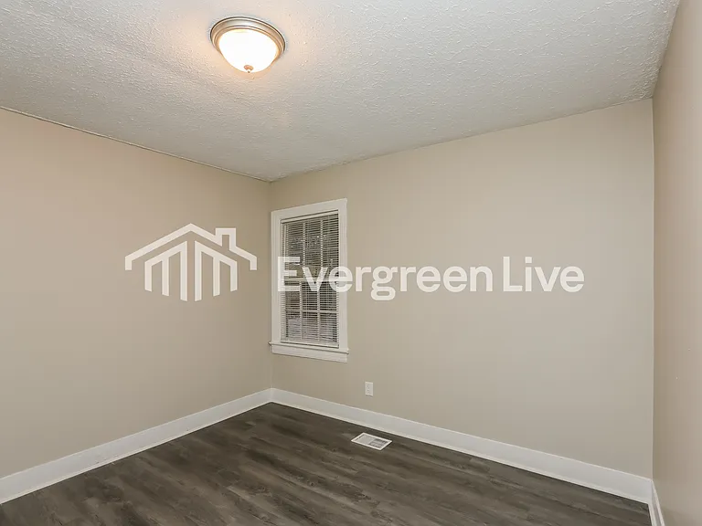 220 Melbourne Rd — Photo 12