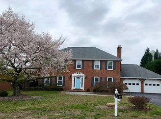 5208 Huntridge Rd, Roanoke, VA 24012