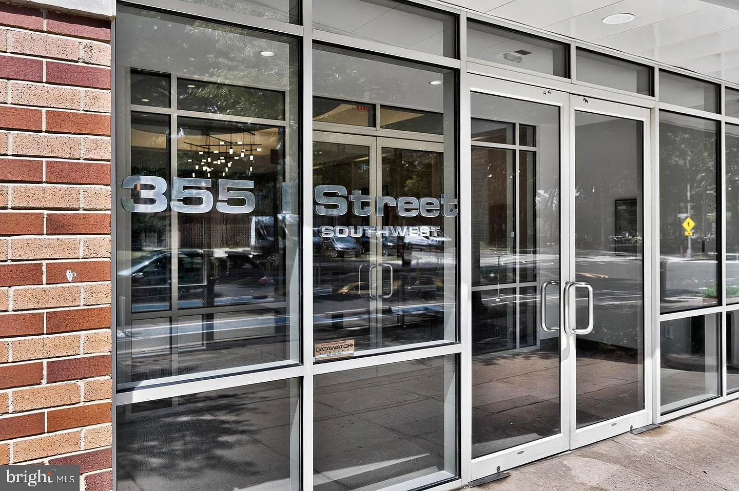 Potomac Place Condominiums — Photo 2
