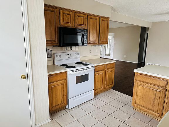 2nd image of 2726 E Wentwood Dr