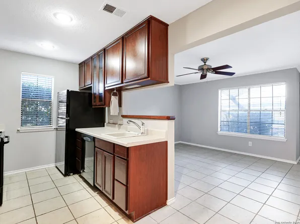 11610 Vance Jackson Rd #1107, San Antonio, TX 78230