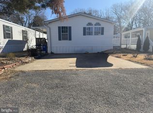 302 Seven Oaks Ln, Lothian, MD 20711