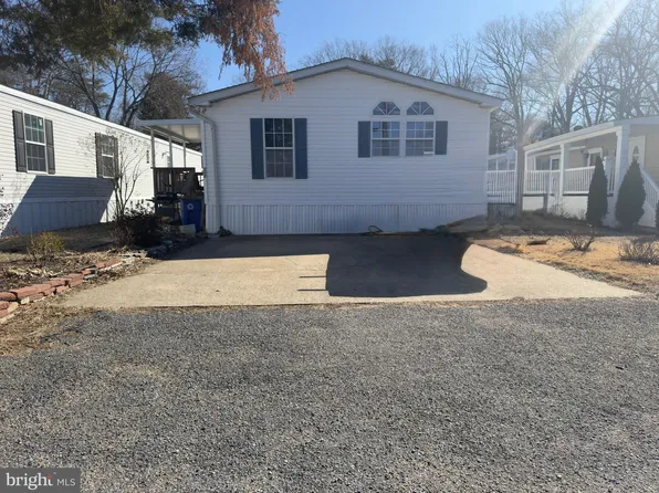 302 Seven Oaks Ln, Lothian, MD 20711