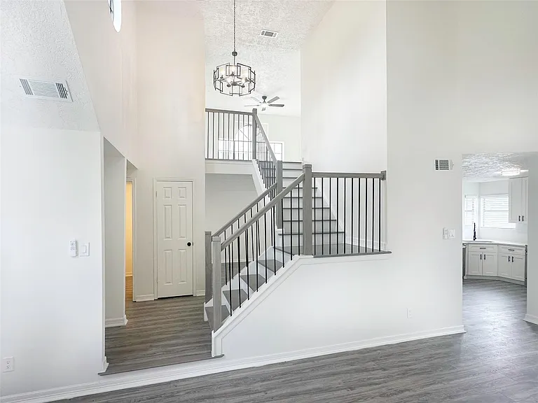 9843 Stableway Dr — Photo 16