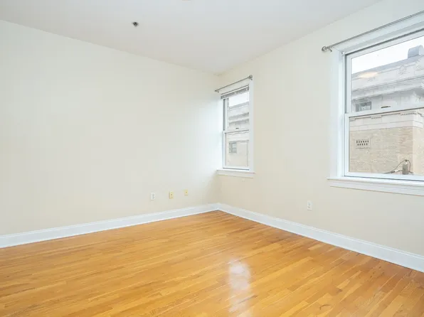 528 47th Street image 12 of 20