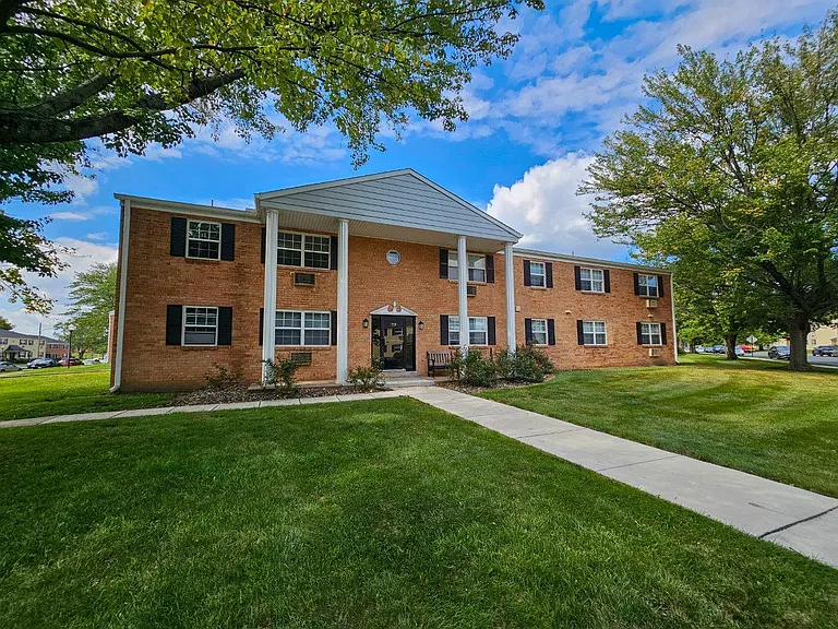 Camp Hill Plaza Apartment Homes — Photo 23