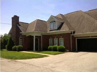 307 Westgate Terrace Ct, Louisville, KY 40207