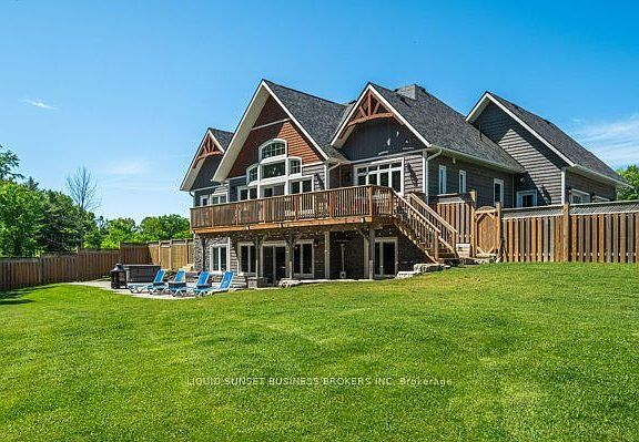 4th image of 1004 Applewood Ln