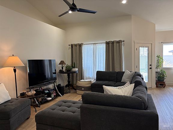 5th image of 973 Kenbrook Loop