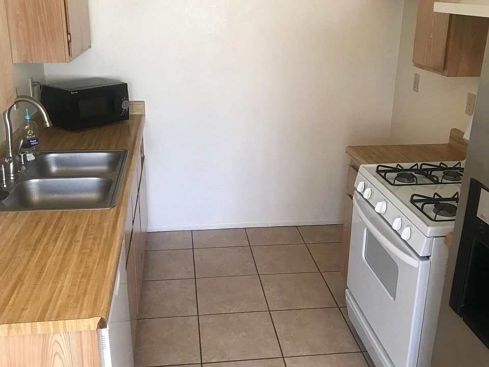 1st image of 1621 Cactus Dr APT D