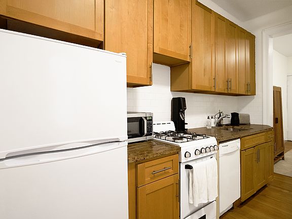 5th image of 137 W 12th St APT 34