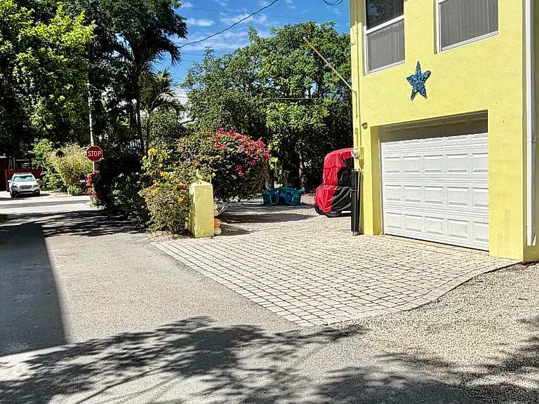 140 S Bay Harbor Dr — Photo 12