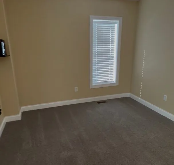 523 Jefferson St — Photo 14