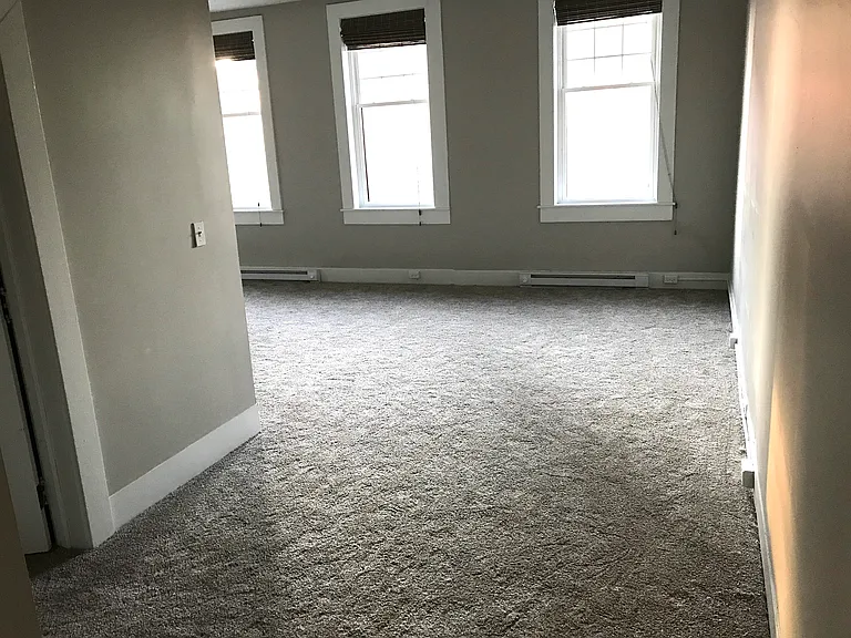 143 N Jackson St — Photo 5