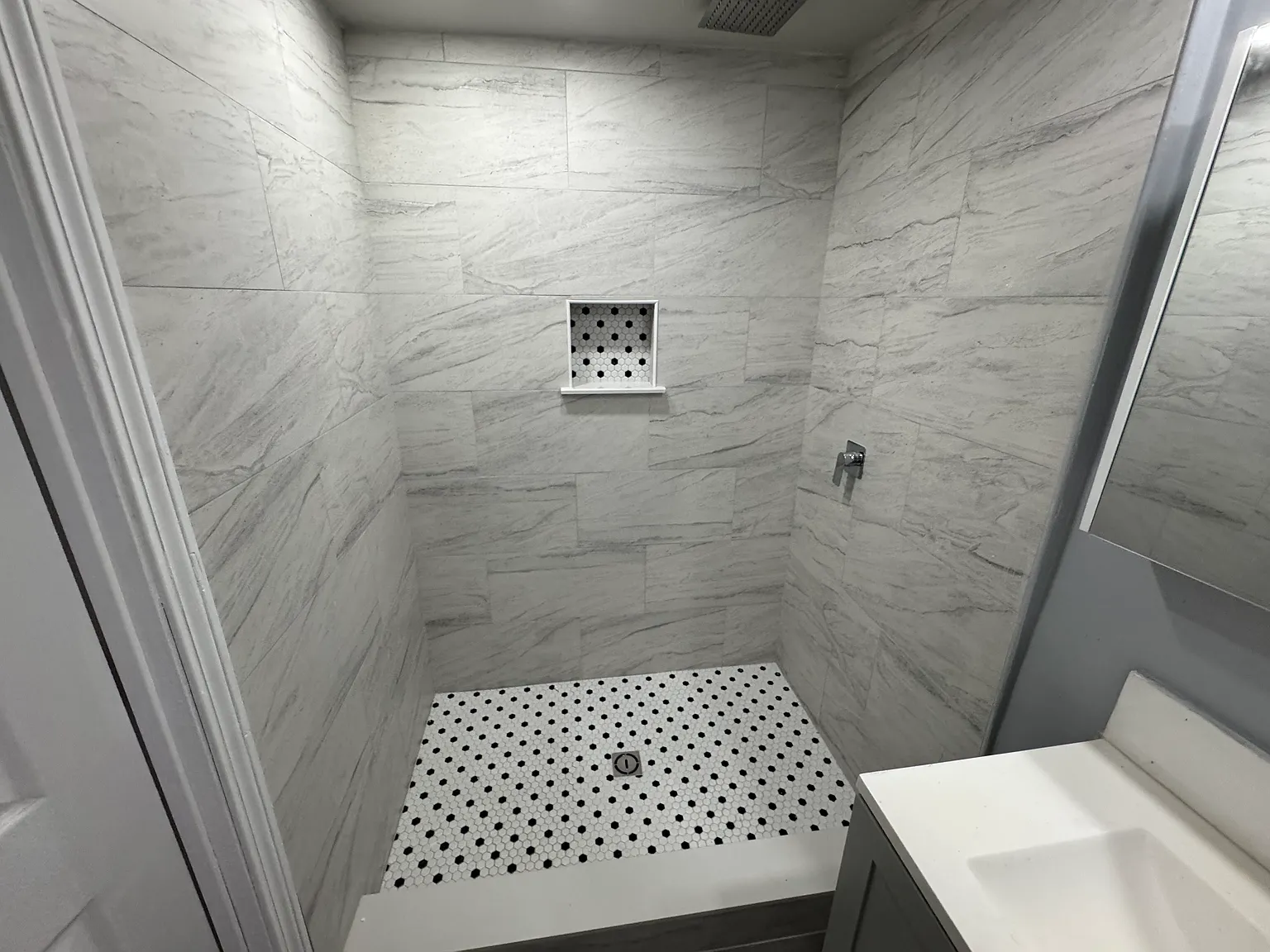 3 bed, $2,300 — Photo 2