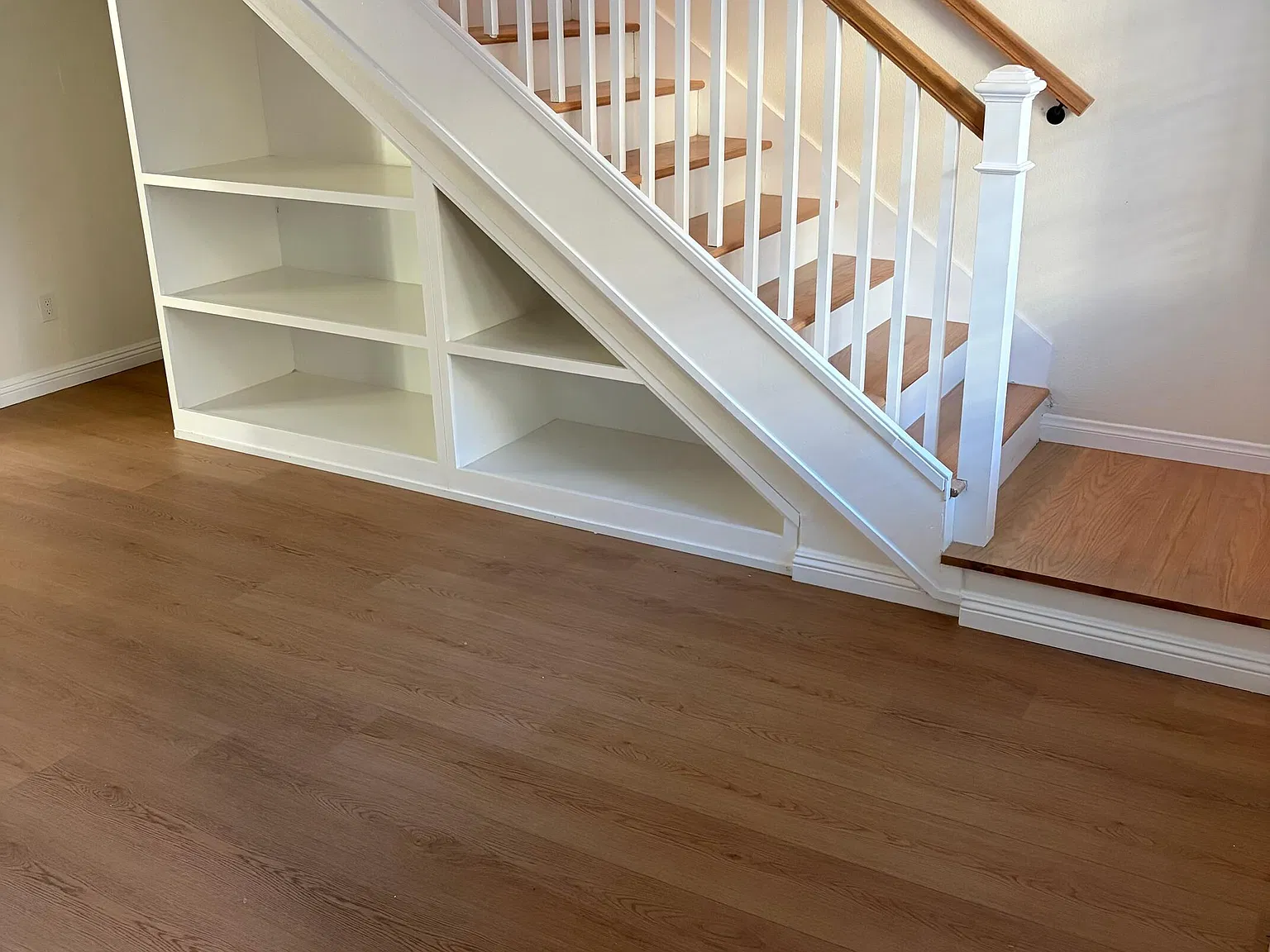 3 bed, 820 sqft, $2,500 — Photo 3