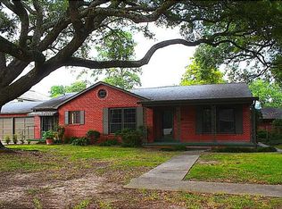 210 Aqua Dr, Lake Charles, LA 70605