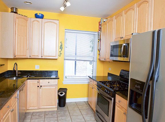 5th image of 3415 W Ainslie St #1