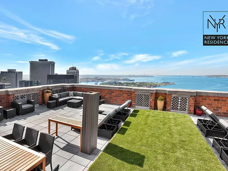 20 West St #18B — Photo 41