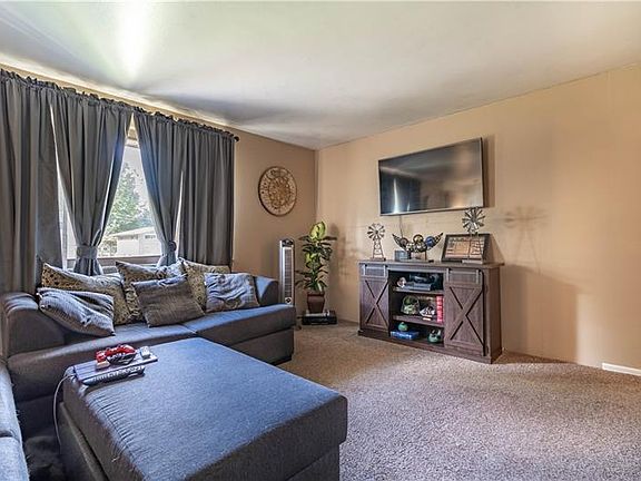 3rd image of 5435 California Ave