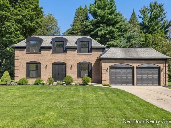578 Arrowhead Ave SE, Grand Rapids, MI 49546