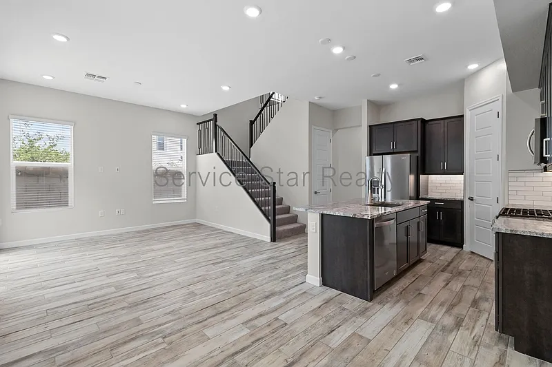 4 bed, 3.0 bath, 2149 sqft, $3,395 — Photo 2