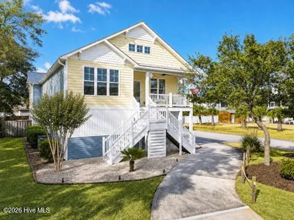 229 NE 43rd Street, Oak Island, NC 28465