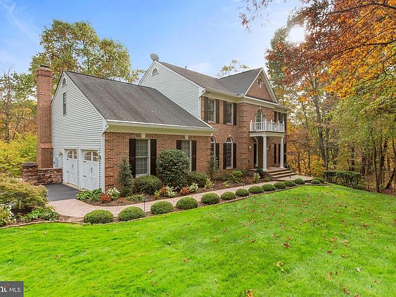 3rd image of 9365 Davis Dr