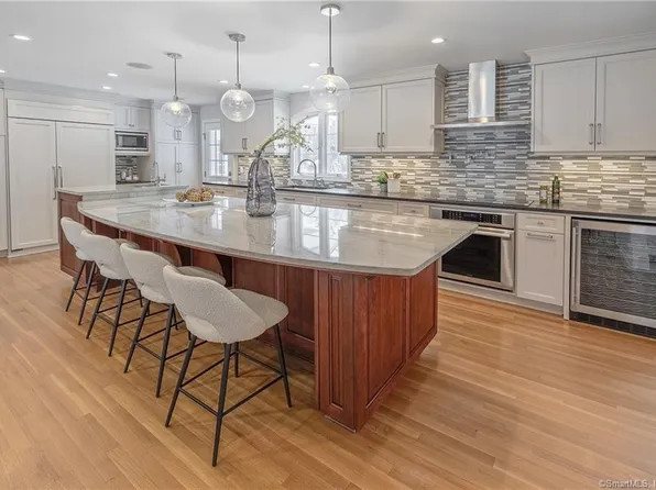 10 Indian Point Lane, Westport, CT 06880