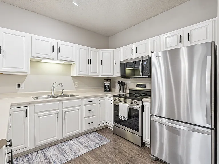 80 Circle Dr #5 — Photo 11