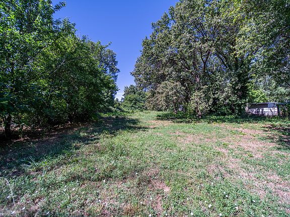 4th image of 5864 Green Acres Dr