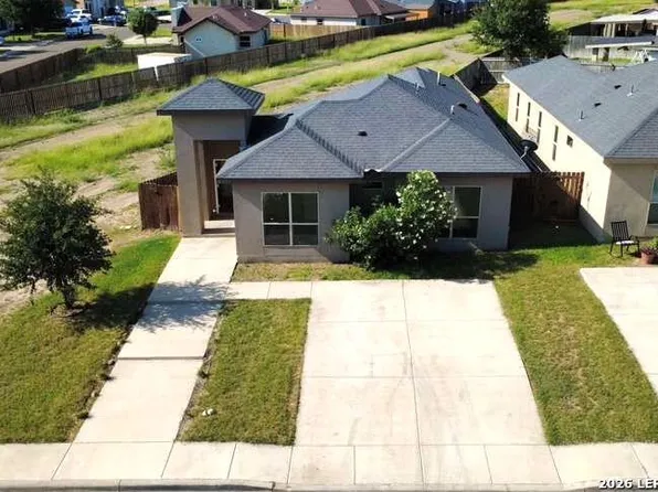 2657 Oak Manor Drive, Eagle Pass, TX 78852