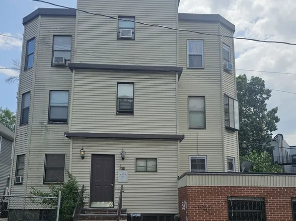 38 Browning Ave, Dorchester Center, MA 02124