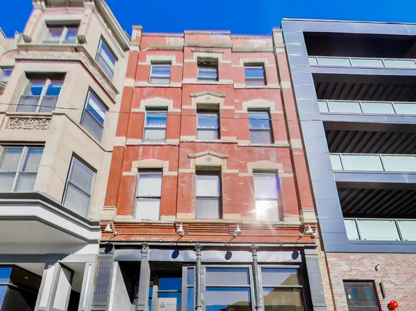 701 N Milwaukee Ave Unit 2R, Chicago, IL 60642