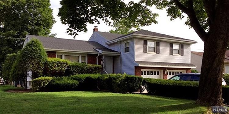 1st image of 39-12 Allwood Pl #1X