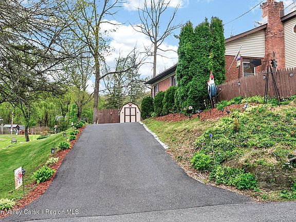 3rd image of 296 2nd Avenue