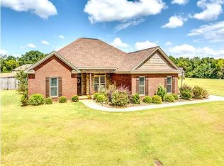 161 Jennifer Ln, Deatsville, AL 36022