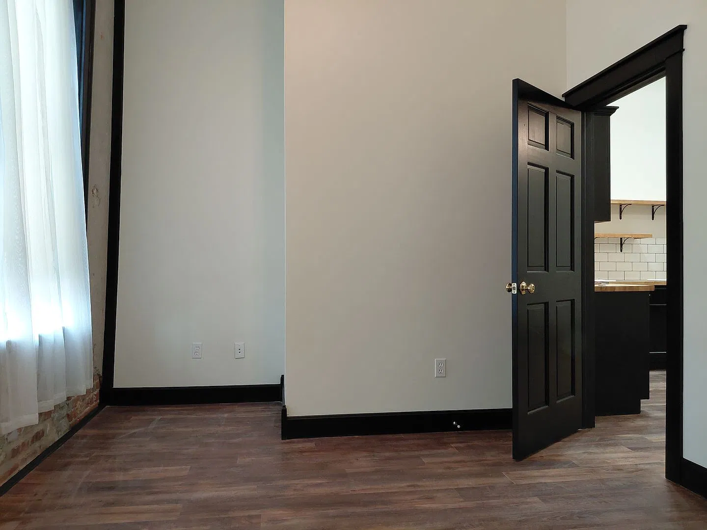 608 Bertrand Apts — Photo 3