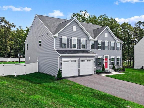 3rd image of 11205 Willow Oak Ct