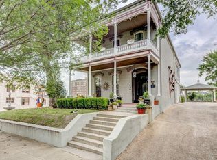 901 Crawford St, Vicksburg, MS 39180