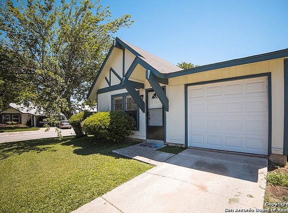 2nd image of 4886 Aspenwood Dr